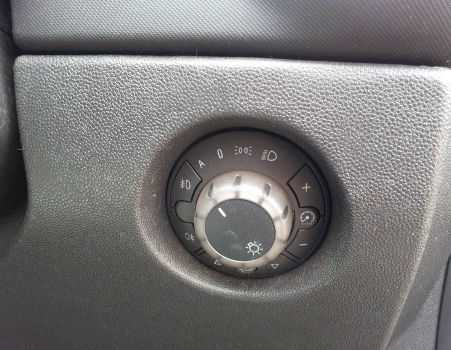 Vauxhall Corsa Design headlight-switch